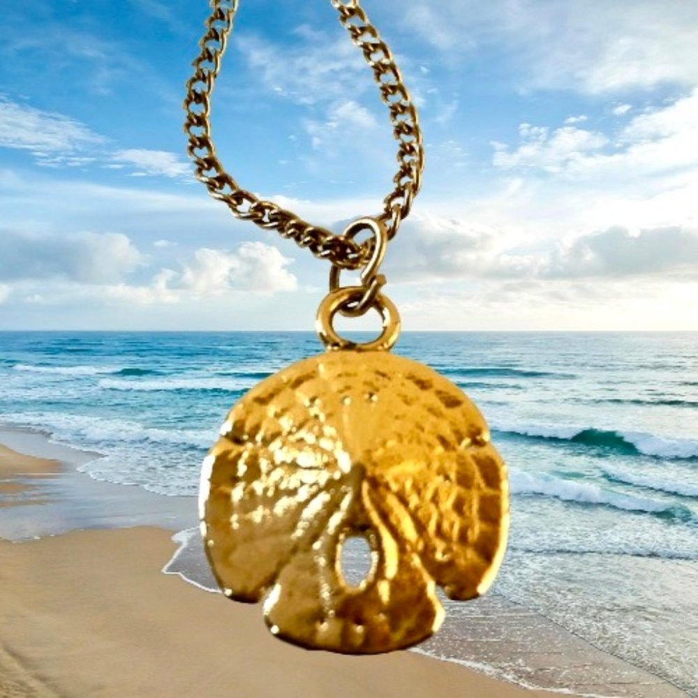 Sand Dollar Pendant and Chain Necklace Gold Tone 18"